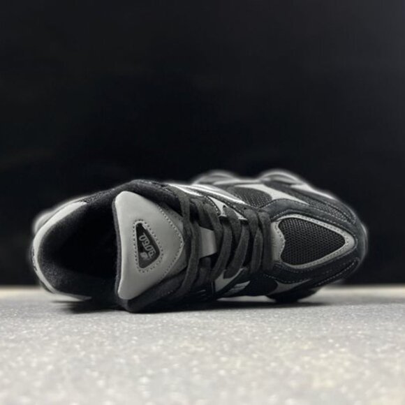 New Balance 9060 Series Grey & Black Running Shoes - Picture 3 of 6